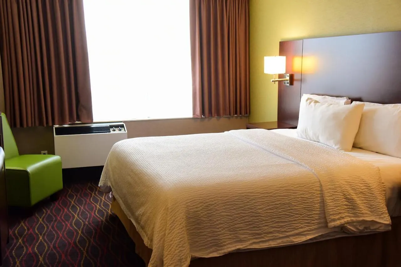 Days Inn By Wyndham Ottawa West Hotel
