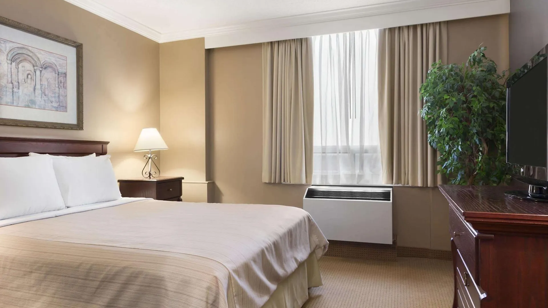 Days Inn By Wyndham Ottawa West Hotel